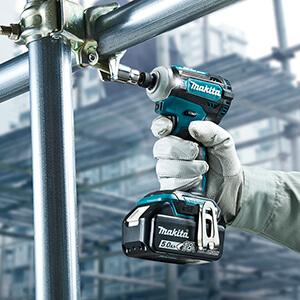 Atornillador de impacto Makita LXT 18V - ConstruPlace